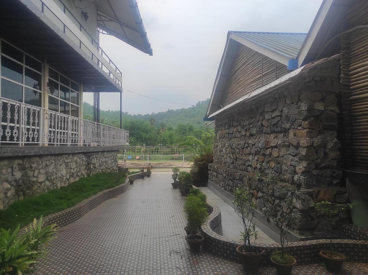 Changs Resort Kaharpara Exterior photo