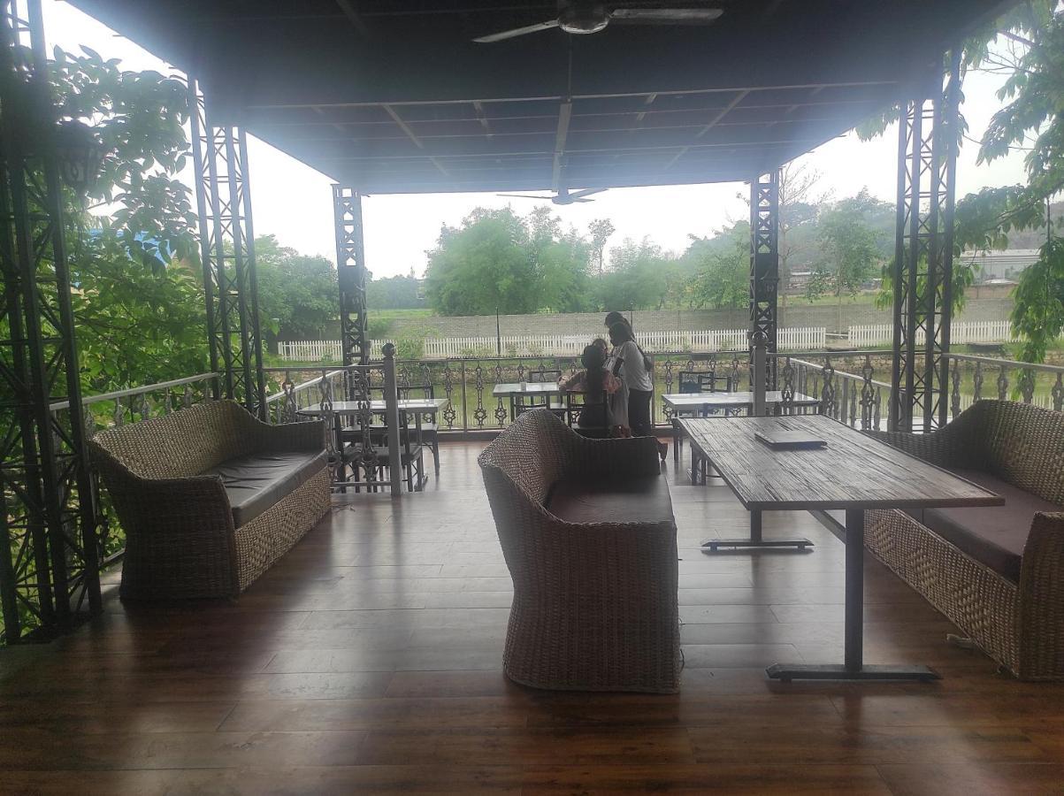 Changs Resort Kaharpara Exterior photo